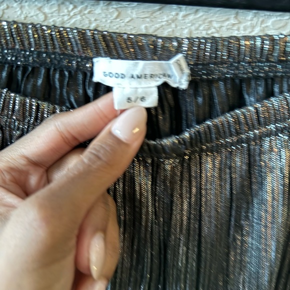 Good American plisse chrome pants set. Shirt size 3/4, pants size 5/6 - Picture 3 of 7